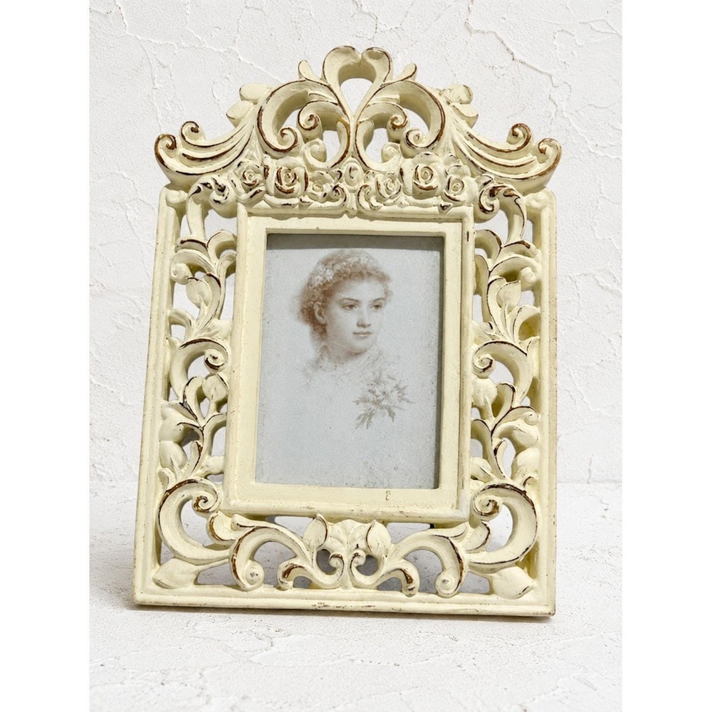 Vintage Victorian Resin Picture Frame Ornate Distressed Cream Floral Photo 4x6
